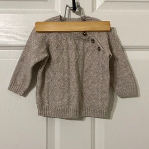 Sweet unisex baby sweater (bundle 3 or more items for $5 each)